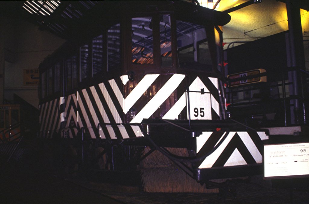 Brssel, Depot Woluwe, Strassenbahnmuseum, Gleisreinigungswagen Nr.95, am 09.03.1996 - Diascan.