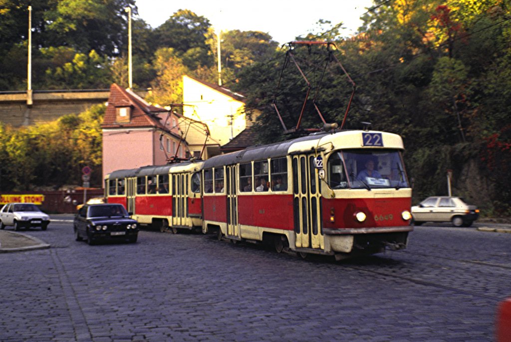 Tatra T 3 Nr. 6649 Strassenbahn in Prag, im Mrz 1991.