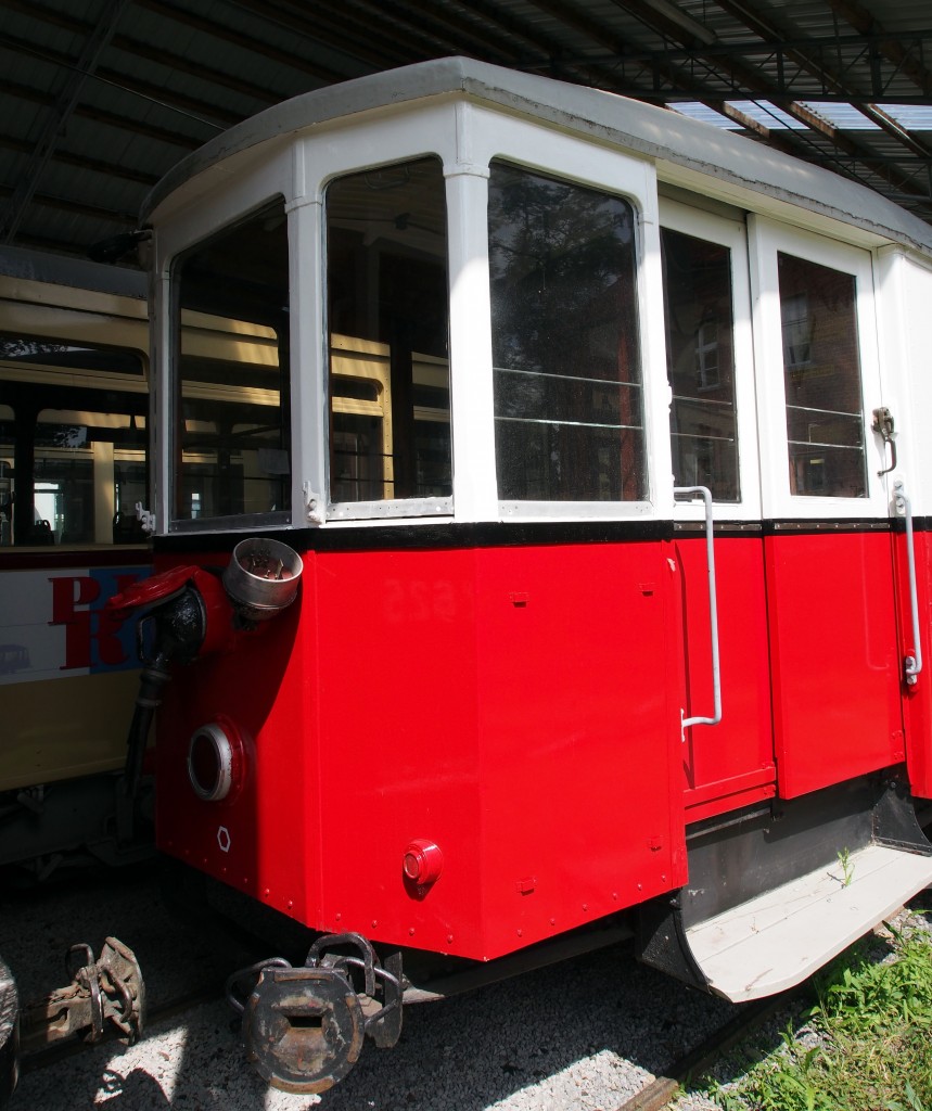 Beiwagen K3 von Nesseldorf, Baujahr 1910, war in Wien eingesetzt und befindet sich am 15.06.2014 im Straßenbahnmuseum Sehnde/Wehmingen.