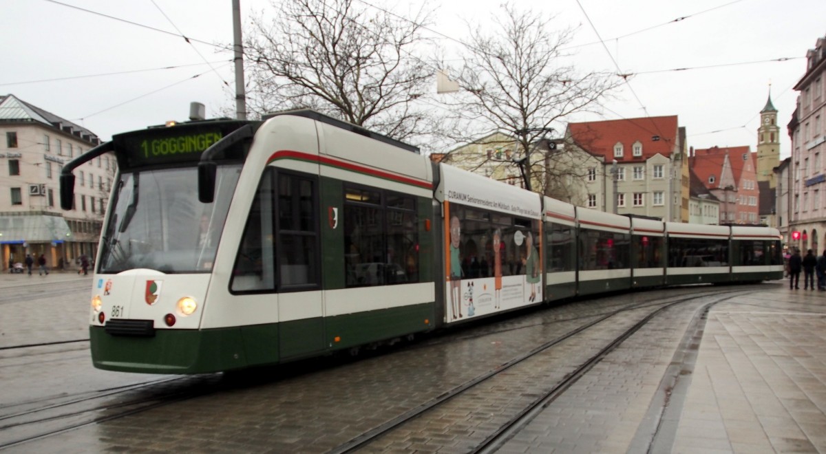 Combino NF 8 Nr.861 von Siemens, Baujahr 2002, in Augsburg am 04.12.2015.