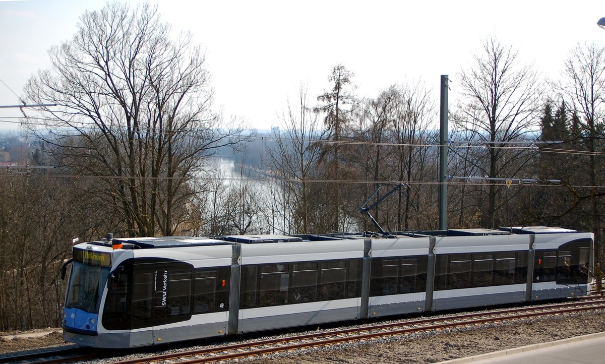Combino Nr.49 noch ohne Namen, später  Hans Scholl  von Siemens Baujahr 2008 auf der Böfinger Steige am 21.03.2009, dem Tag der Eröffnung der Verlängerung Linie 1 nach Böfingen.