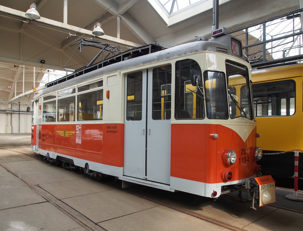 Gleiskontrollwagen T 57 Nr.201 113-4 von VEB Gotha, Baujahr 1959, im Betriebshof Waltherstraße in Dresden am 09.04.2016.