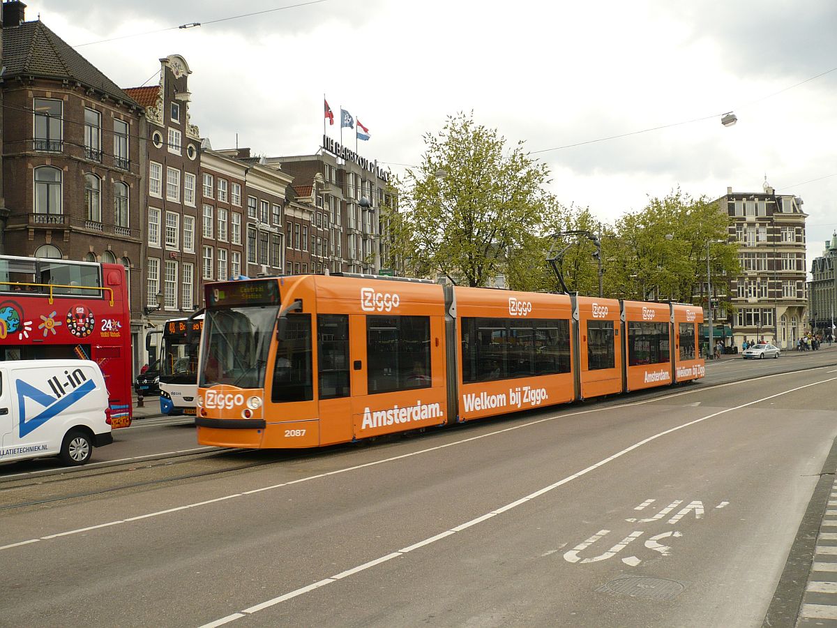 GVB TW 2087 Prins Hendrikkade, Amsterdam 29-04-2015.