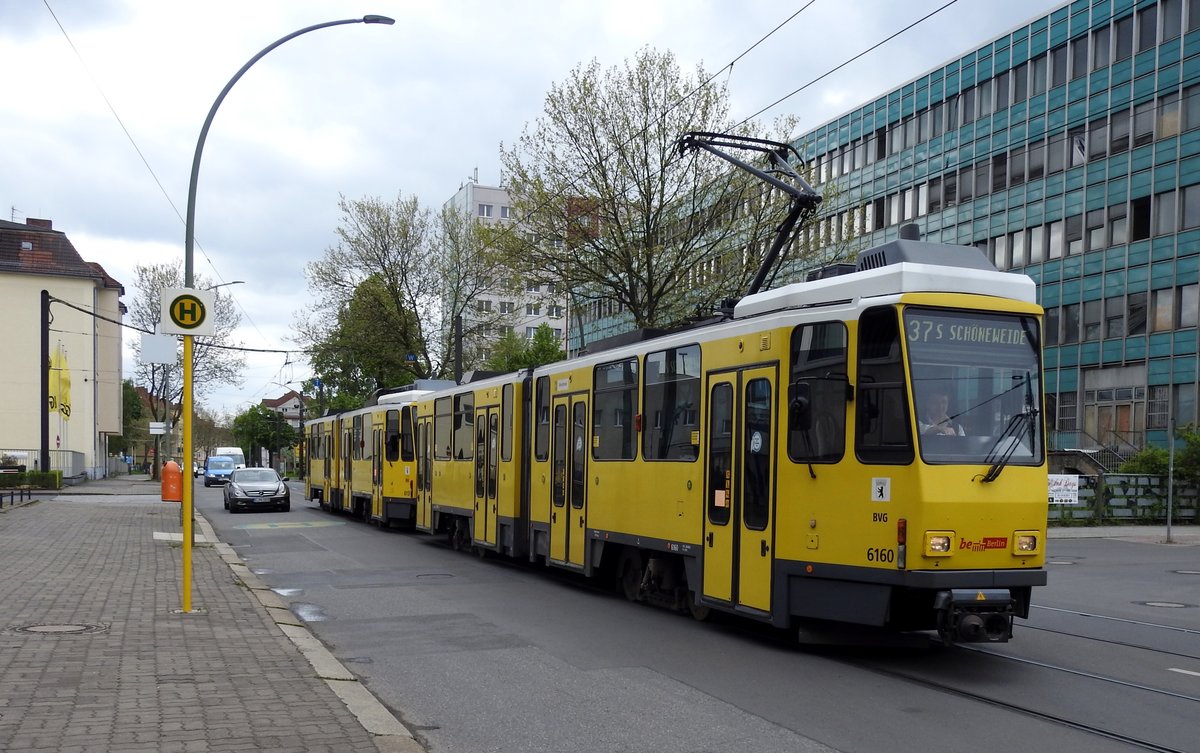 KT 4 D Nr.6160 von CKD Tatra/Bautzen Baujahr 1986 i Berlin am 10.05.2017.