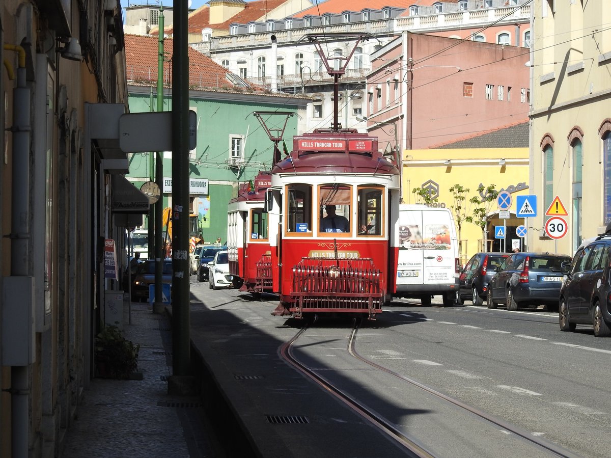 Remodelado von Hills Tramcar Tour Nr.5 von Santo Amaro beim Tram Depot in Lissabon am 03.04.2017.