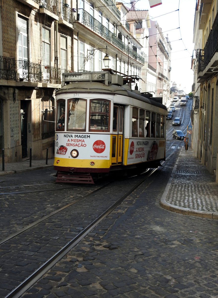 Remodelado Nr.571 von Santo Amaro in Lissabon am 04.04.2017.