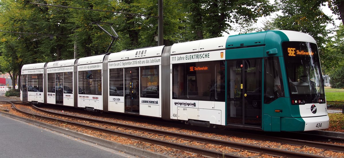 Variobahn Nr.434 von Stadler Baujahr 2013 am Platz der Einheit Nord in Potsdam am 02.09.2018.