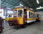 Electrico Nr.508 von J.G.Brill Company Baujahr 1924 im Carris Straßenbahnmuseum Lissabon am 03.04.2017.
