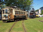 Tram Nr.213 und Arbeitswagen Nr.49 und Tram Nr.203 vor dem Tram Museum in Porto am 15.05.2018.