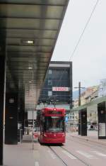 Fahrzeug 313 der IVB als Tram 3 (Httinger Au - Amras) am Hauptbahnhof.(29.6.2013)