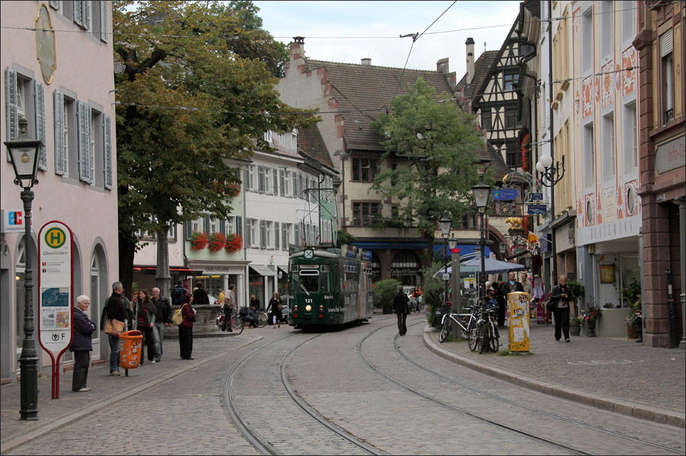 . Eine GT4-Tram als Partywagen in der Freiburger Innenstadt. 18.09.2010 (Matthias)