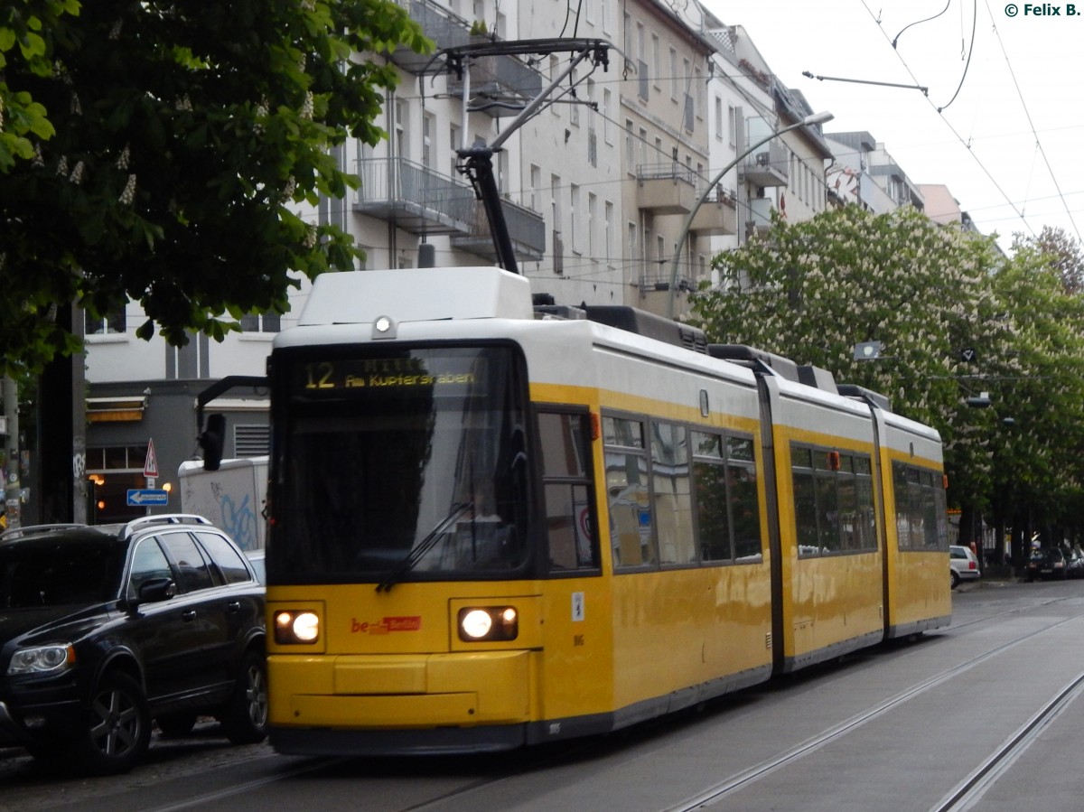 Bombardier der BVG in Berlin.