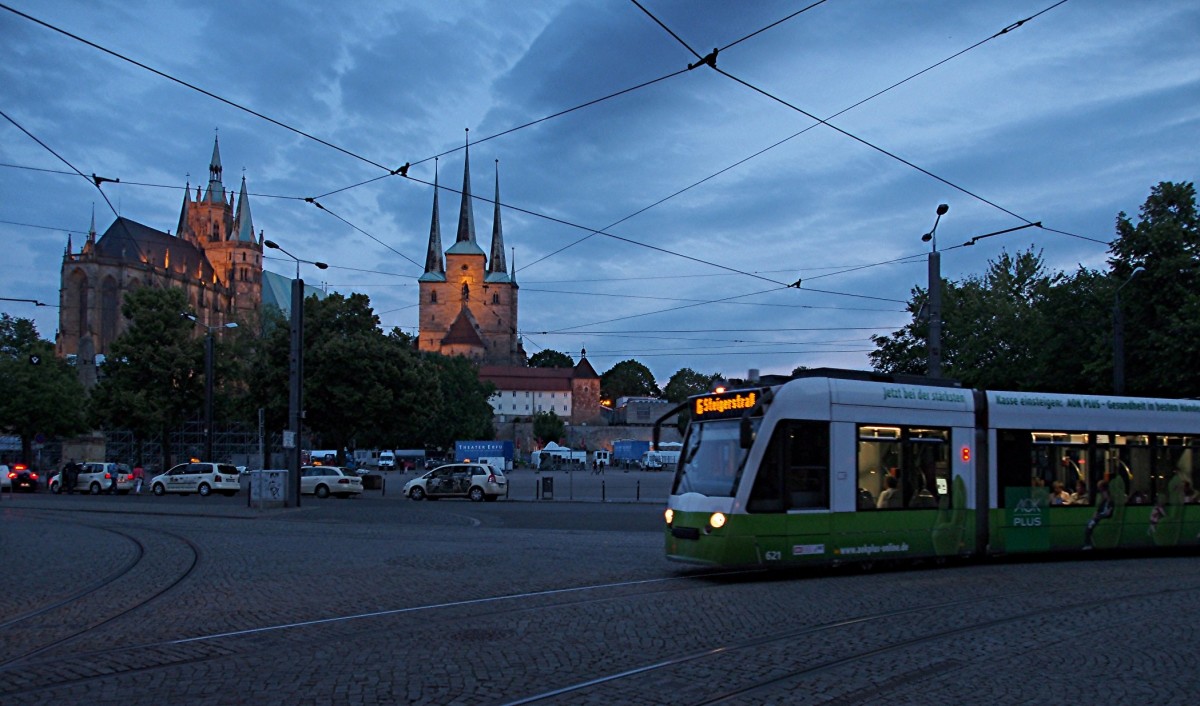 Combino NF6 Nr.621 in Erfurt am Abend des 25.06.2015.