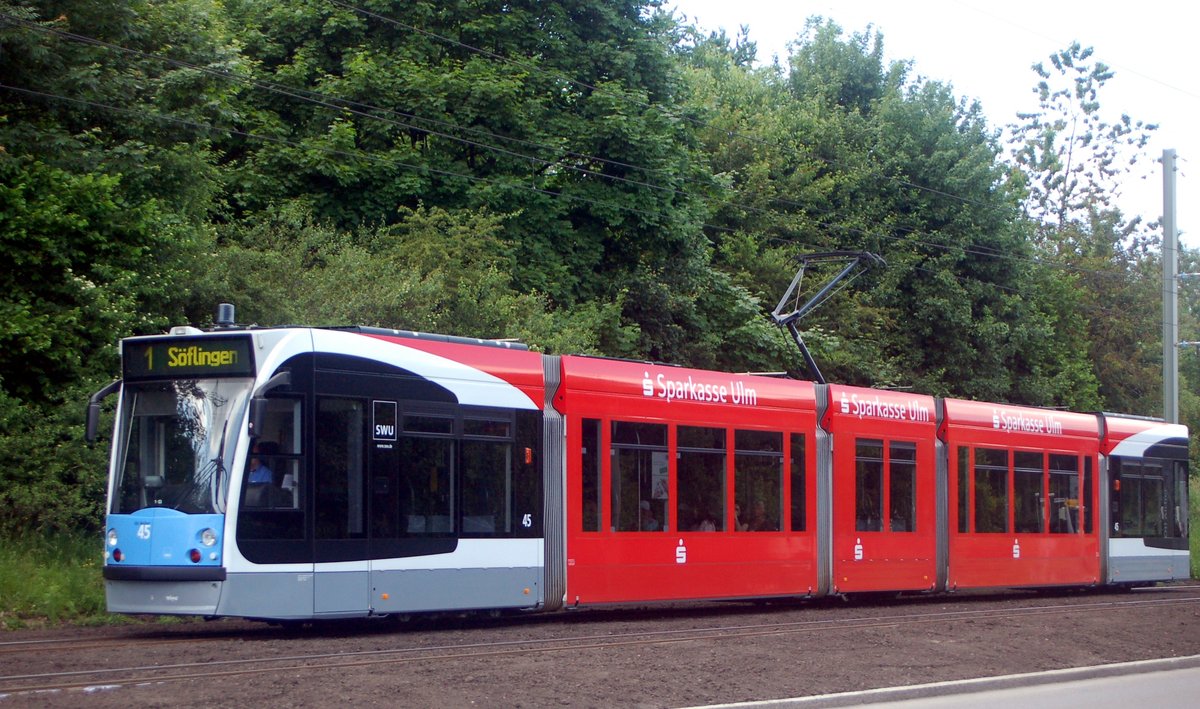 Combino Nr.45 mit Namen  Otl Eicher  von Siemens Baujahr 2003 in Ulm am 11.06.2010.