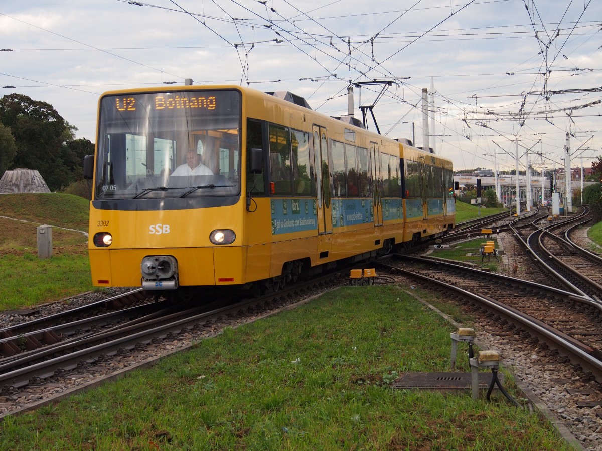 DT 8.10 Nr.3301/3302 von Duewag, Baujahr 1999, in Stuttgart am 09.10.2014.