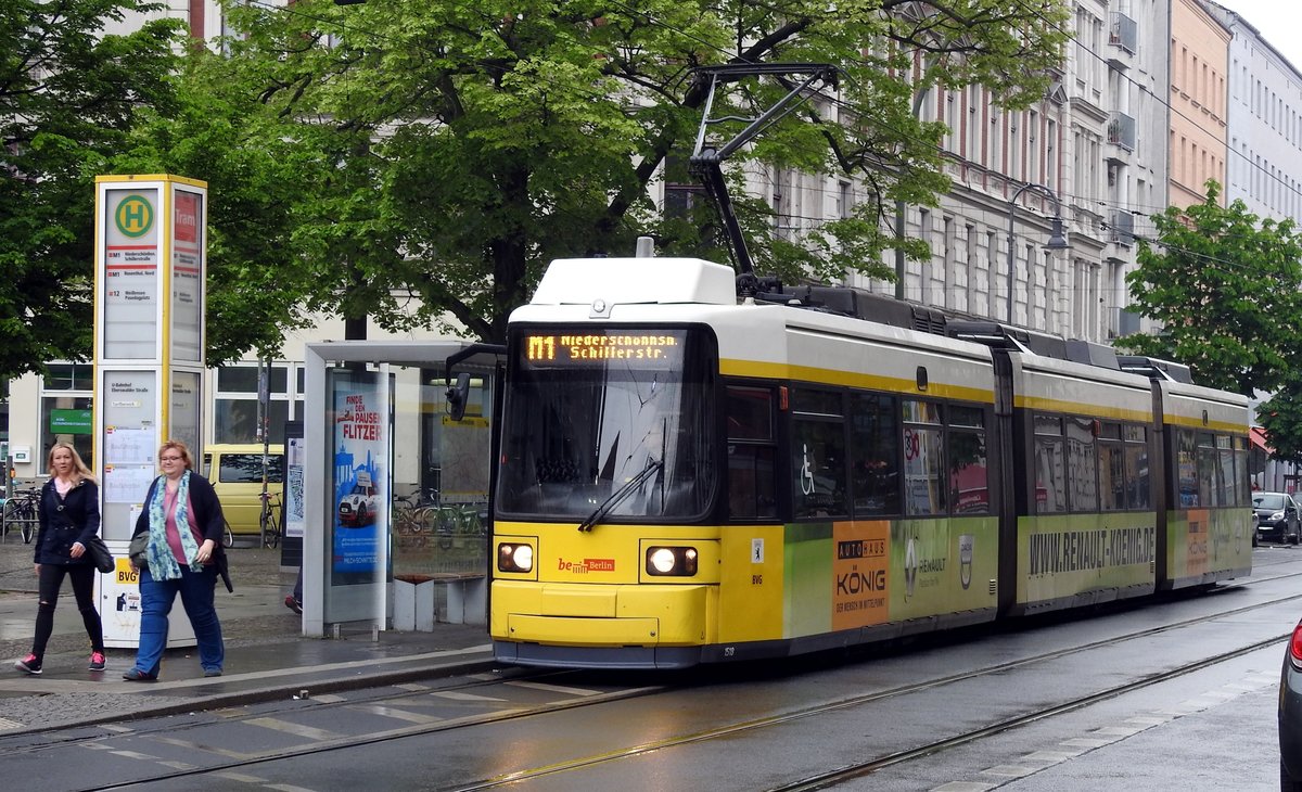 GT 6 N-U Nr.1518 von AEG Baujahr 1994 in der Eberswalderstraße in Berlin am 13.05.2017.
