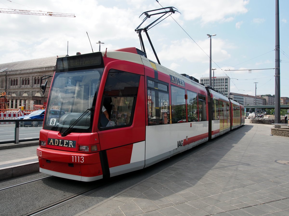 GT 8 N Nr.1113 von Adtranz Baujahr 1999 an der Haltestelle Hauptbahnhof in Nürnberg am 29.06.2018.