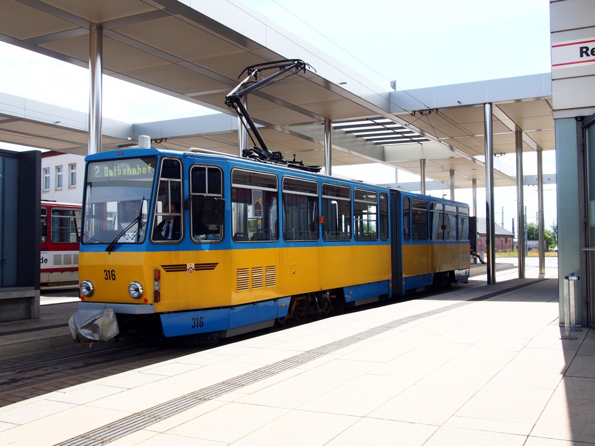 KT 4 D-Z Nr.316 von CKD, Baujahr 1990, in Gotha im Terminal Hauptbahnhof am 20.06.2014.