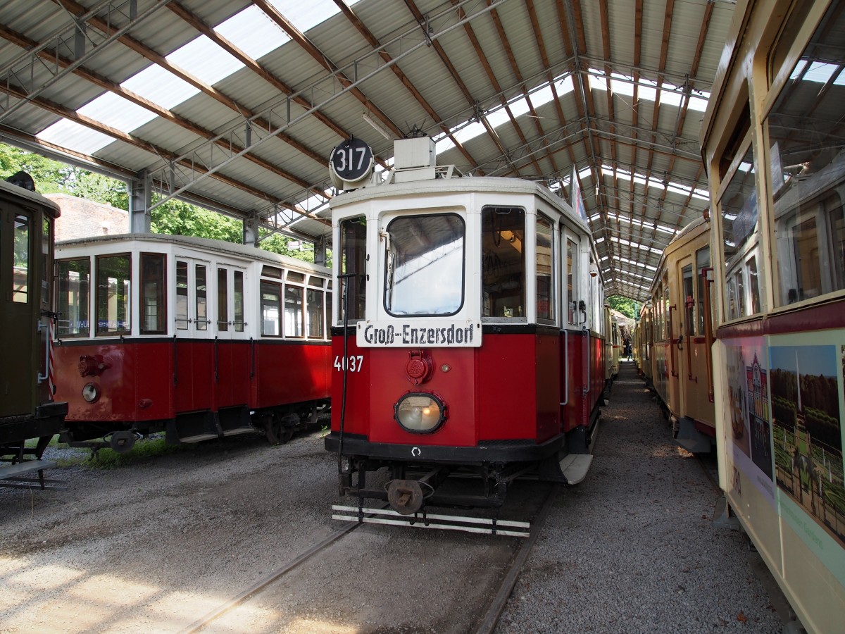M 2 Nr.4037 von Simmering, Baujahr 1928, ehemals in Wien und Amsterdam eingesetzt, im Straßenbahnmuseum Sehnde/Wehmingen am 15.06.2014.
