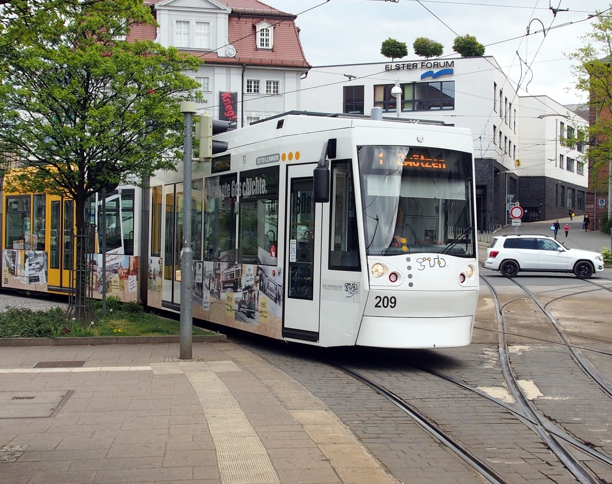 NGT 8 G Nr.209 von Alstom, Baujahr 2008, mit Werbung 120 Jahre Straßenbahn in Gera - Eine bewegte Geschichte, in Gera am 30.04.2015.