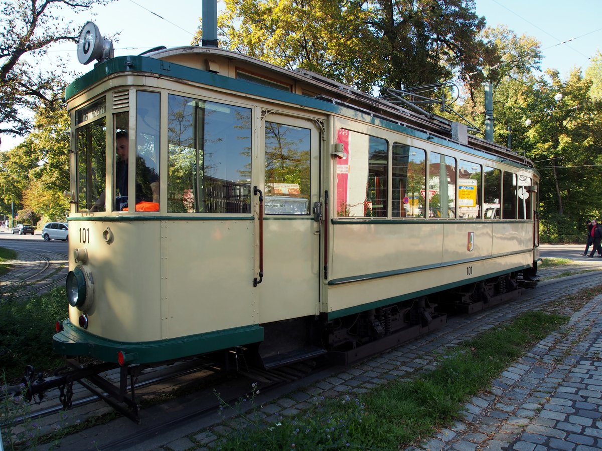 T 4 Nr.101 von MAN Baujahr 1913 in Augsburg am 30.09.2018. Das Fahrzeug wurde beim Jubiläum 120 Jahre Strassenbahn in Augsburg ausgestellt und danach in den Betriebshof geschleppt.