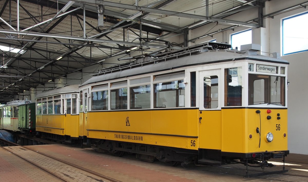 T 7 Nr.56vund B 7 Nr.82 von Gotha Baujahr 1928 und B 2 von Bothmann Baujahr 1928 in Gotha am 08.08.2016. Dieser Zug wird als Emblem für die Thüringer Waldbahn verwendet.