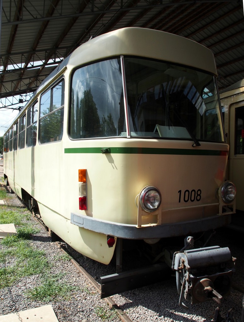 T4 D Nr.1008 von CKD, Baujahr 1968, war in Magdeburg eingesetzt und befindet sich am 15.06.2014 im Straßenbahnmuseum Sehnde/Wehmingen.