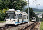 GT 6 M 601 von AEG Baujahr 1995 und Nr.631 von Bombardier Baujahr 2003 in Jena am 04.08.2016. Das zwite Fahrzeug hat sich beim Depotdreieck in die Strecke eingefädelt und wird das vordere Fahrzeug in der Endstation ablösen.