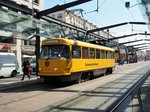 Dresden/513916/t-4-d-nr201-002-von T 4 D Nr.201 002 von CKD Tatra Schleifwagen am Postplatz in Dresden am 18.04.2016.