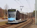 Ulm/621665/combino-nr44mit-namen-max-eyth-von Combino Nr.44mit Namen 'Max Eyth' von Siemens Baujahr 200 auf der Böfinger Steige am 07.03.2015.